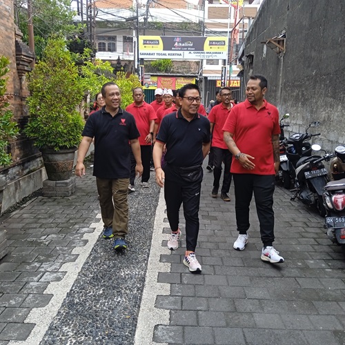 Bp. Wakil Walikota Denpasar membuka pertandingan futsal di Desa Tegal Kertha , Minggu 3 Maret 2024
