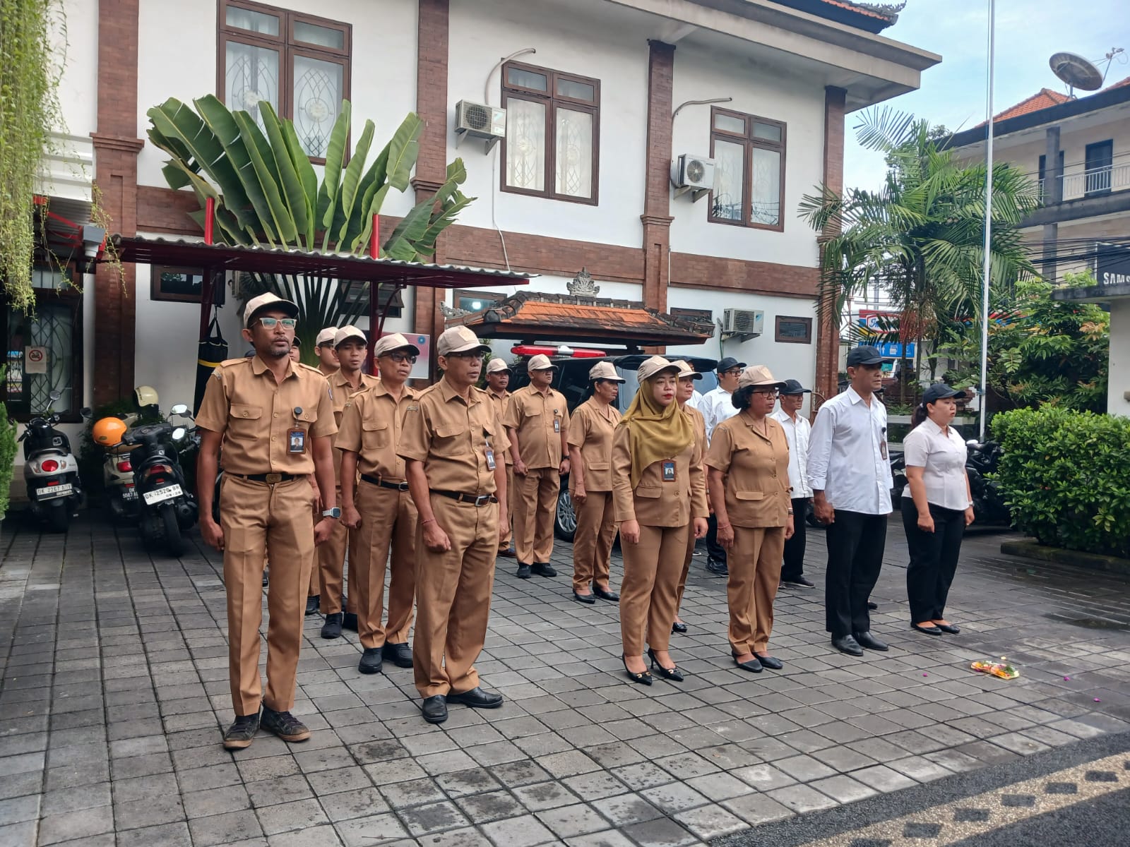 Apel Pagi Disiplin Aparatur Pemerintah Desa Tegal Kertha